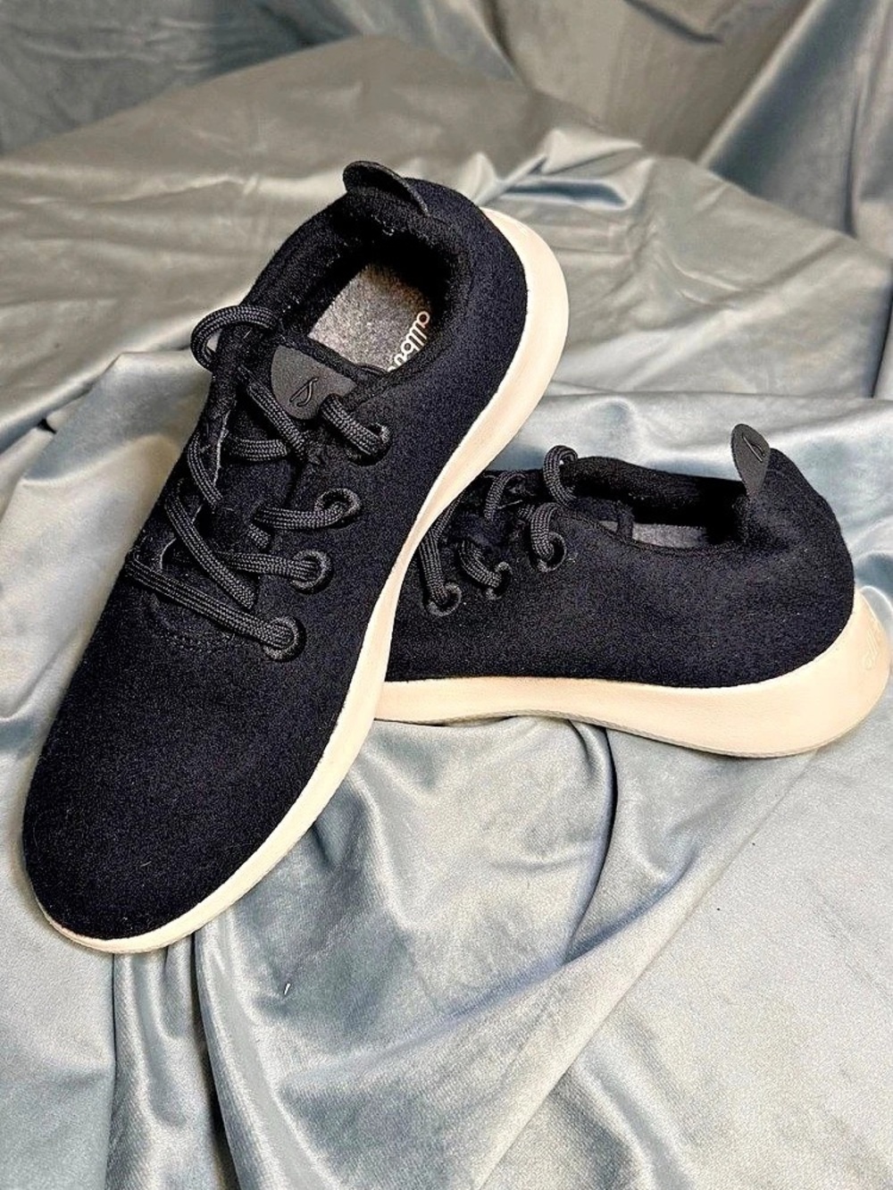 Allbirds Wool Runners Black & Cream Sneakers Women’s 9